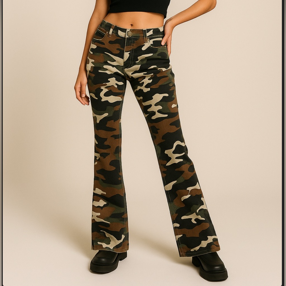Natural Territory Wide Leg Camo‎ Pants